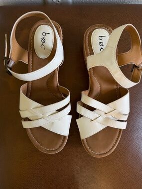 b.o.c. Born Concept Cream Sandals Cork Wedge Ankle Strap Comfort Size 10